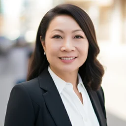 Linda Chen - Group Tour Organizer